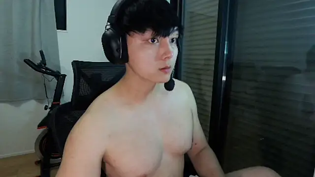 Snapshot of Tkcqcc chatting on 10/12/25, 04:17 Tkcqcc online show from 10/12/25, 04:17