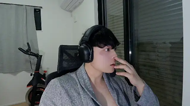 Snapshot of Tkcqcc chatting on 10/21/25, 12:50 Tkcqcc online show from 10/21/25, 12:50