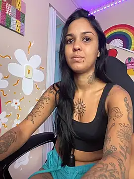 Snapshot of poliannaxx chatting on 10/30/25, 03:02 poliannaxx online show from 10/30/25, 03:02