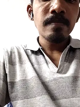 Snapshot of Shivaa- chatting on 10/21/25, 06:08 Shivaa- online show from 10/21/25, 06:08