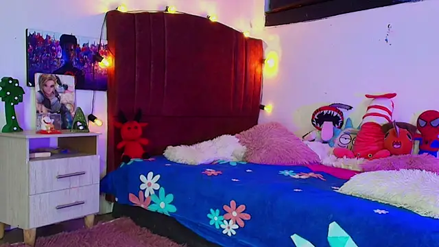 alisson zafiro  online show from 11/02/25, 03:20