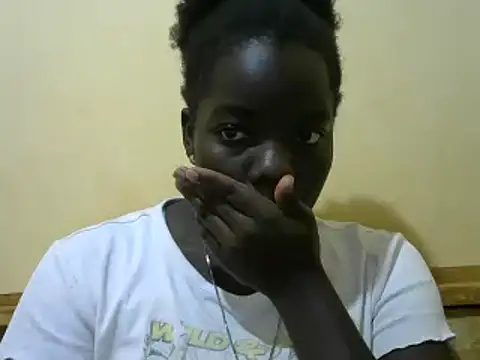 Snapshot of Sweet_chico2 chatting on 12/12/24, 03:27 Sweet chico2 online show from 12/12/24, 03:27