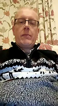 Snapshot of fastfun2012 chatting on 01/01/25, 12:43 fastfun2012 online show from 01/01/25, 12:43