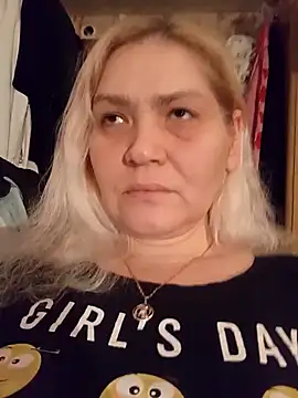 Minna Jeannie online show from 12/15/25, 02:05