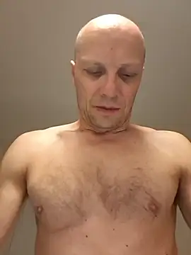 Snapshot of wedge75 chatting on 04/23/26, 12:29 wedge75 online show from 04/23/26, 12:29