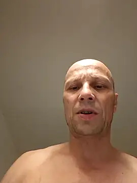 Snapshot of wedge75 chatting on 05/14/26, 04:36 wedge75 online show from 05/14/26, 04:36