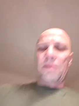 Snapshot of wedge75 chatting on 05/17/26, 03:41 wedge75 online show from 05/17/26, 03:41