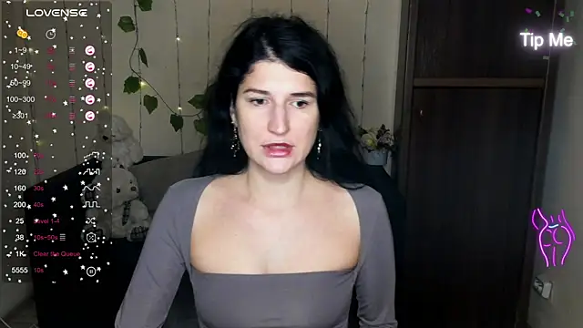 Alianna Solo Kisses online show from 01/04/25, 06:30