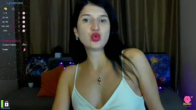 Alianna Solo Kisses online show from 02/09/25, 12:30