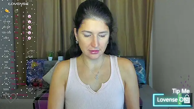 Alianna Solo Kisses online show from 11/18/25, 06:29