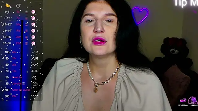 Alianna Solo Kisses online show from 06/05/26, 10:43