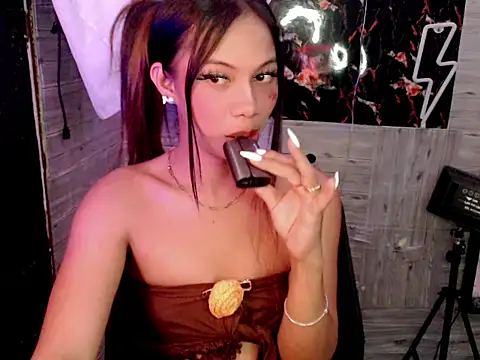 whiteladyboy online show from 10/23/25, 05:44