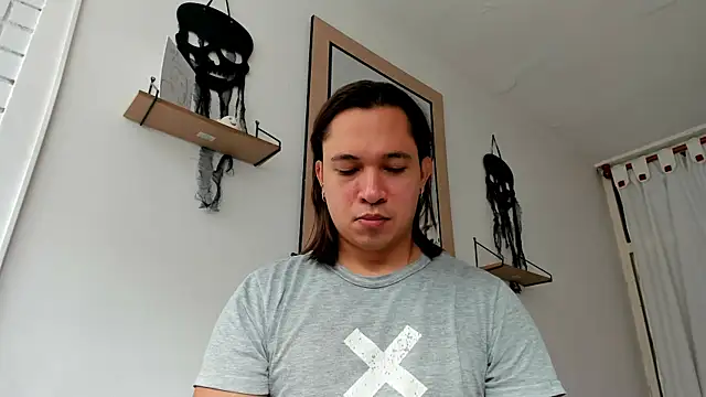 Snapshot of Valerioe chatting on 11/02/25, 01:13 Valerioe online show from 11/02/25, 01:13