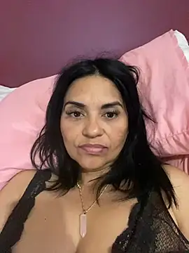 paolagomez  online show from 12/13/24, 11:45