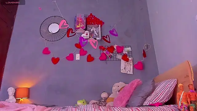 tiffbeatiful online show from 02/13/25, 07:42
