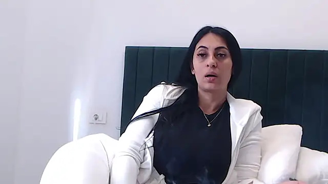 Aimeclark online show from 10/17/25, 11:35