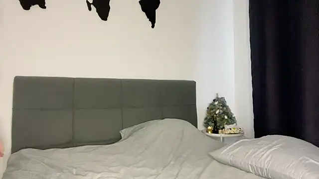 Embersweetbunny online show from 12/27/24, 09:50