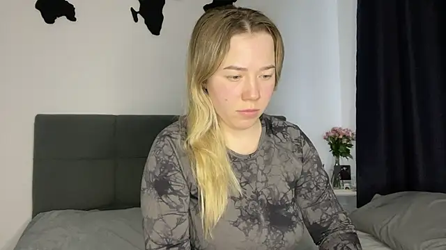 Embersweetbunny online show from 01/06/25, 01:08