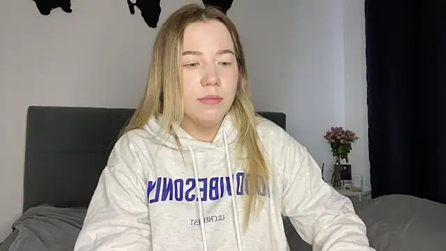 Embersweetbunny online show from 01/08/25, 01:20