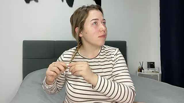 Embersweetbunny online show from 01/11/25, 06:03