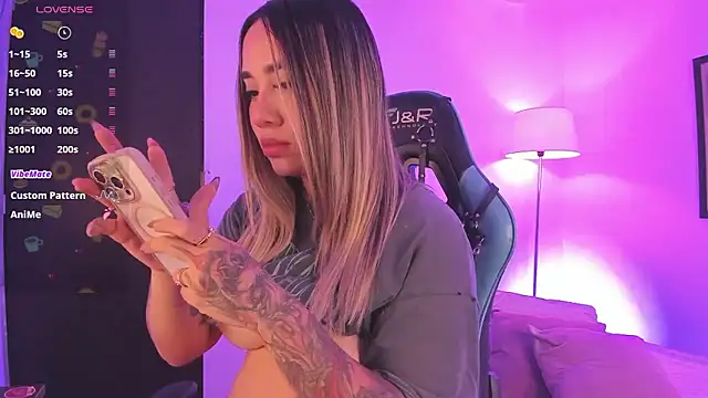 pink quarz online show from 10/03/25, 09:34