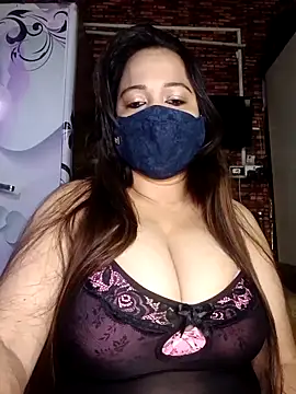 Snapshot of albelasummi702 chatting on 12/02/25, 02:39 albelasummi702 online show from 12/02/25, 02:39