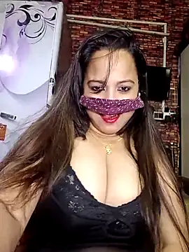 Snapshot of albelasummi702 chatting on 12/18/25, 02:06 albelasummi702 online show from 12/18/25, 02:06