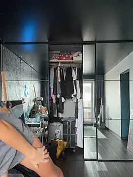 Snapshot of SSSATIVA_model chatting on 02/06/25, 03:37 SSSATIVA model online show from 02/06/25, 03:37