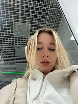 Snapshot of SSSATIVA_model chatting on 02/27/25, 04:09 SSSATIVA model online show from 02/27/25, 04:09