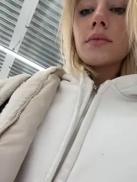 Snapshot of SSSATIVA_model chatting on 03/09/25, 03:32 SSSATIVA model online show from 03/09/25, 03:32