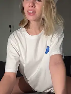 Snapshot of SSSATIVA_model chatting on 03/19/25, 04:47 SSSATIVA model online show from 03/19/25, 04:47