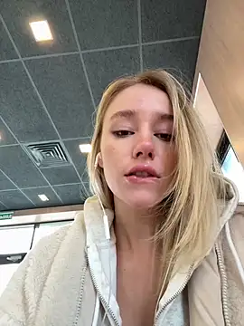 Snapshot of SSSATIVA_model chatting on 10/22/25, 12:44 SSSATIVA model online show from 10/22/25, 12:44