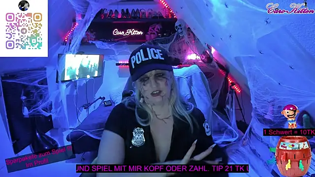 caro kitten online show from 10/31/25, 06:09