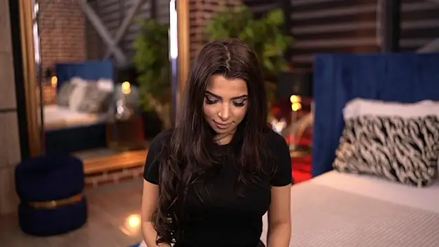 NicoleCellini online show from 01/31/25, 06:25