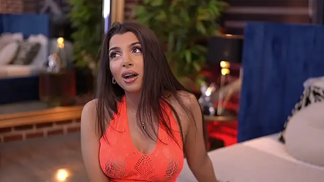 NicoleCellini online show from 02/11/25, 10:39