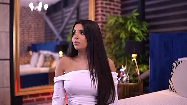 Snapshot of NicoleCellini chatting on 10/16/25, 06:09 NicoleCellini online show from 10/16/25, 06:09