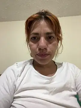 lia huan online show from 03/18/25, 02:04