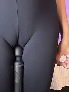 lia huan online show from 10/01/25, 12:44