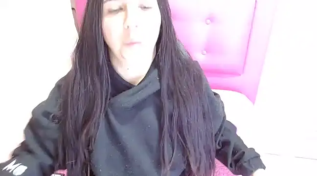 Snapshot of kendall_all4u chatting on 01/04/25, 06:09 kendall all4u online show from 01/04/25, 06:09