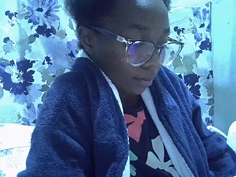 ElianeHot online show from 06/13/26, 06:39