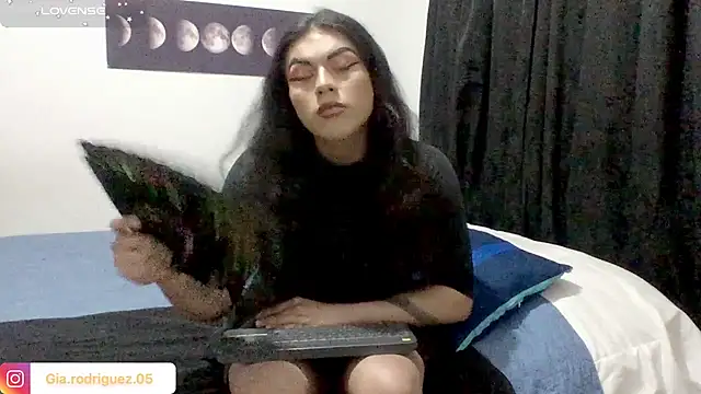 Ariana Rodriguez  online show from 07/09/26, 10:58