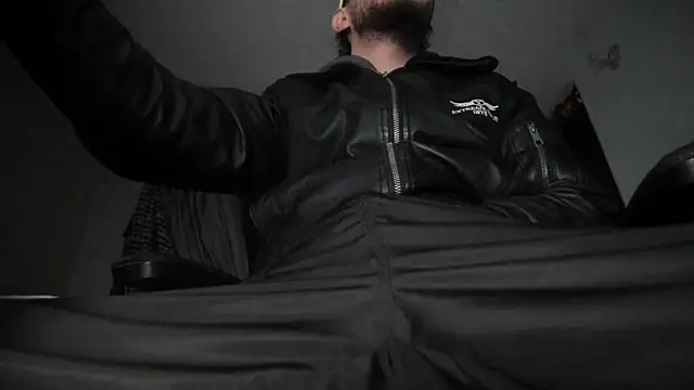 s sven03 online show from 09/18/25, 08:05