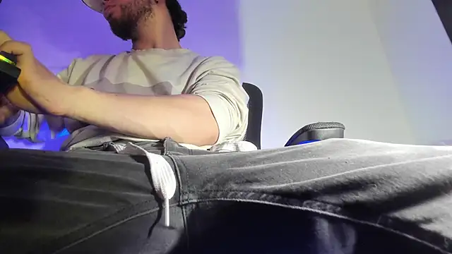 s sven03 online show from 11/25/25, 01:16