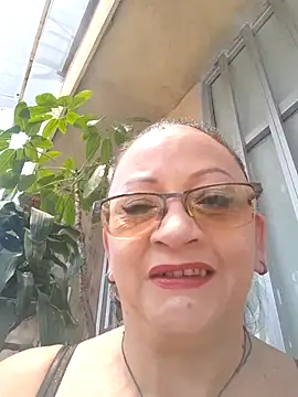 Snapshot of Vivianmature chatting on 03/15/26, 04:02 Vivianmature online show from 03/15/26, 04:02