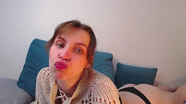 Snapshot of milly_ross chatting on 10/18/25, 10:49 milly ross online show from 10/18/25, 10:49