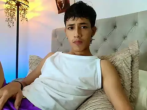 Ostin18hot online show from 12/02/25, 02:17