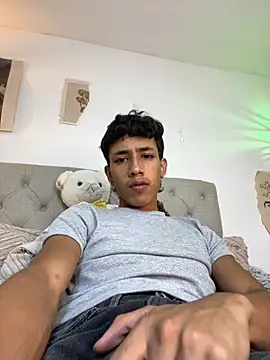 Ostin18hot online show from 12/03/25, 05:15