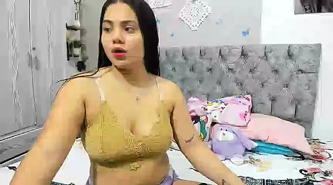 Snapshot of Alejandra_evanss chatting on 03/19/25, 08:43 Alejandra evanss online show from 03/19/25, 08:43