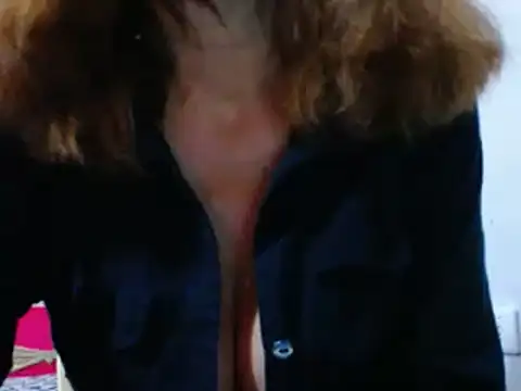 Snapshot of cristal_collins1 chatting on 03/01/25, 10:10 cristal collins1 online show from 03/01/25, 10:10