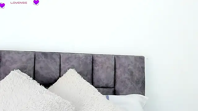 Snapshot of VeronicaTonu chatting on 02/13/25, 05:54 VeronicaTonu online show from 02/13/25, 05:54